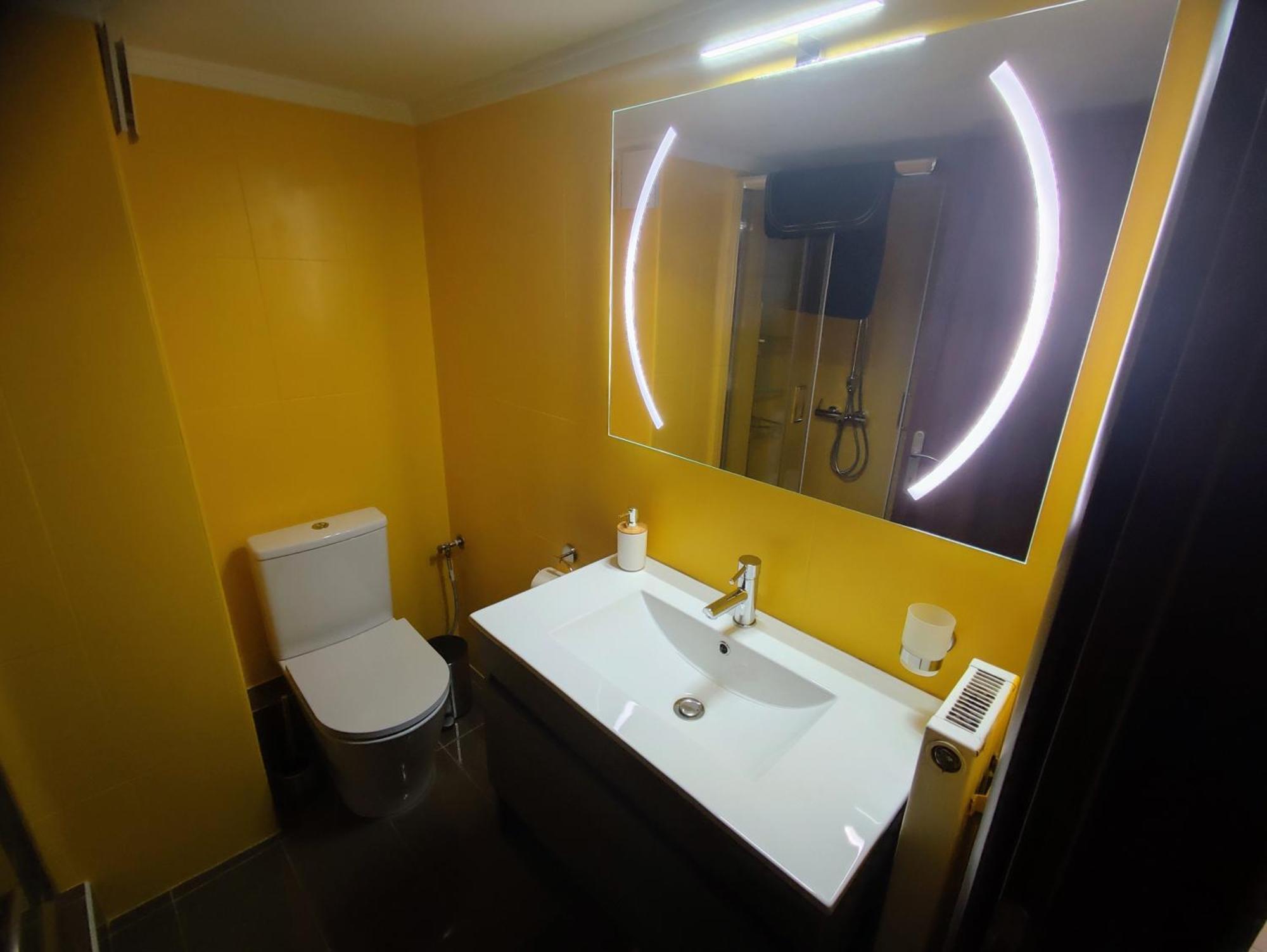 Cozy Apt! Friends & Family - Private Paid Parking Thessaloniki Exterior photo